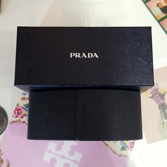 Prada Women's Sunglasses New in Box! - Picture 6 of 6